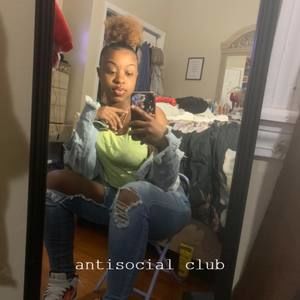 Meet your Posher, Deannie